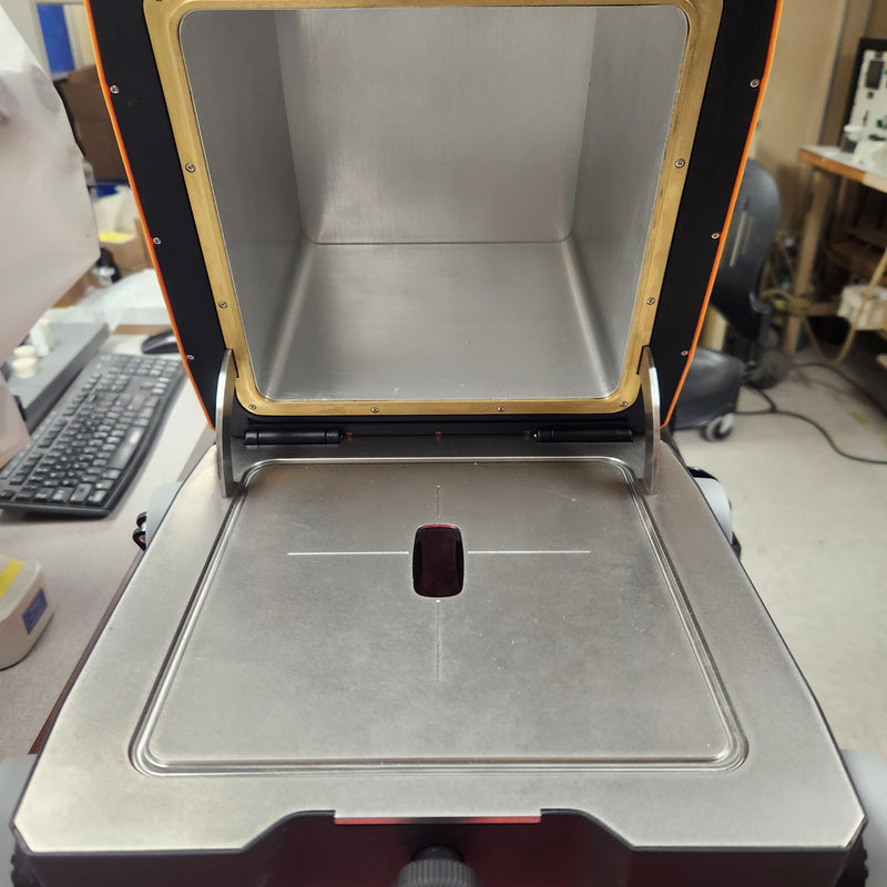 Hitachi X-MET 8000 XRF X-ray Gun (X-ray Fluorescence)