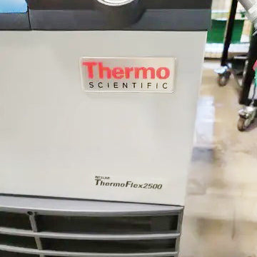 Thermo Fisher Scientific ThermoFlex 2500 Recirculating Chiller