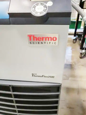 Thermo Fisher Scientific ThermoFlex 2500 Recirculating Chiller