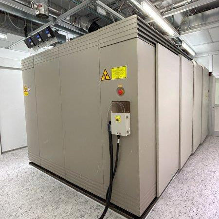 Varian E 500 HP Implanter