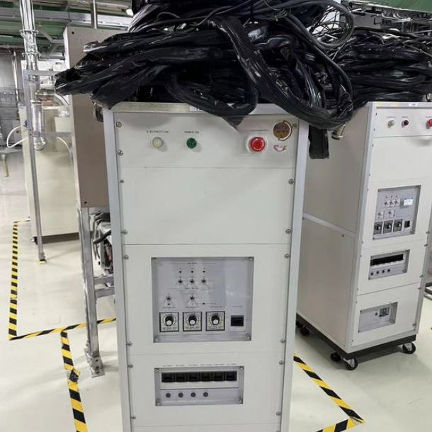 Hitachi S 8820 CD-SEM (Critical Dimension Scanning Electron Microscope)