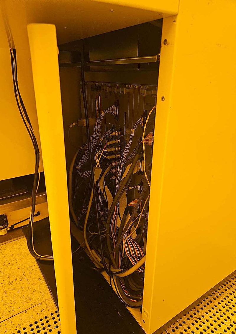 Hitachi S 8820 CD-SEM (Critical Dimension Scanning Electron Microscope)