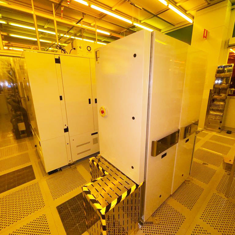 KLA 2351 UI Inspection System
