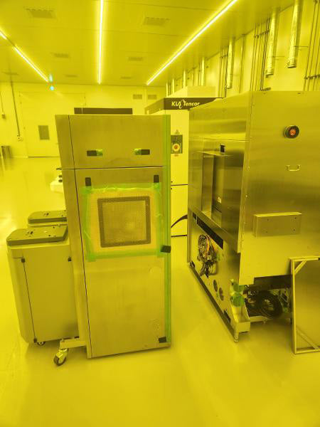 KLA Surfscan SP 1 DLS Particle Defect System