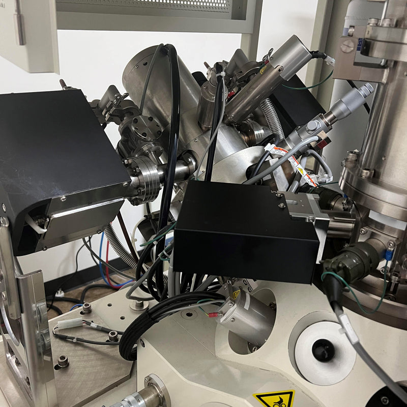SII Nanotechnology SMI 3050 SE FIB-SEM (Focused Ion Beam - Scanning Electron Microscope)