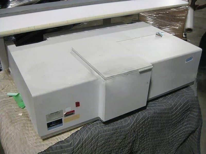 Perkin Elmer Lambda 900 UV-VIS-NIR Spectrometer (Ultraviolet-Visible-Near-Infrared)