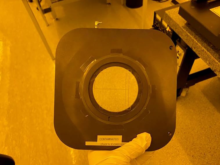 EVG 420 Mask Aligner