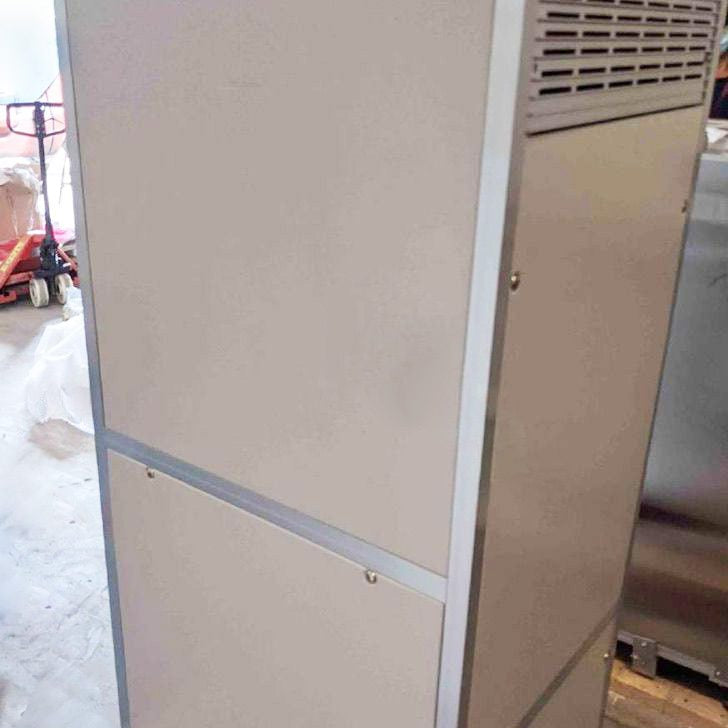 Hitachi S 8820 S CD-SEM (Critical Dimension Scanning Electron Microscope)