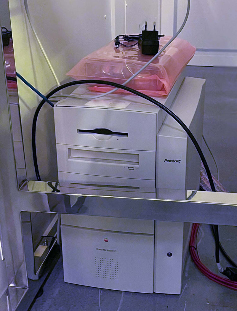 KLA 8100 XP CD-SEM (Critical Dimension Scanning Electron Microscope)
