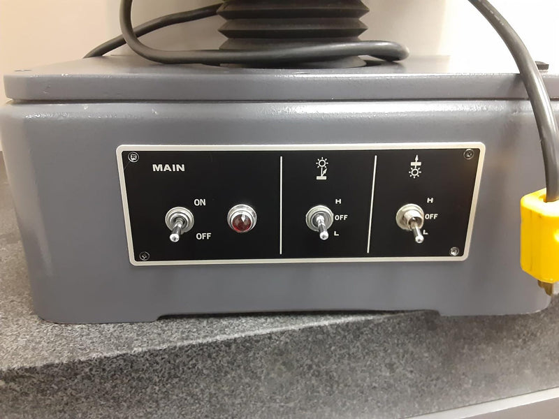 Nikon 6 C 2 Profile Projector