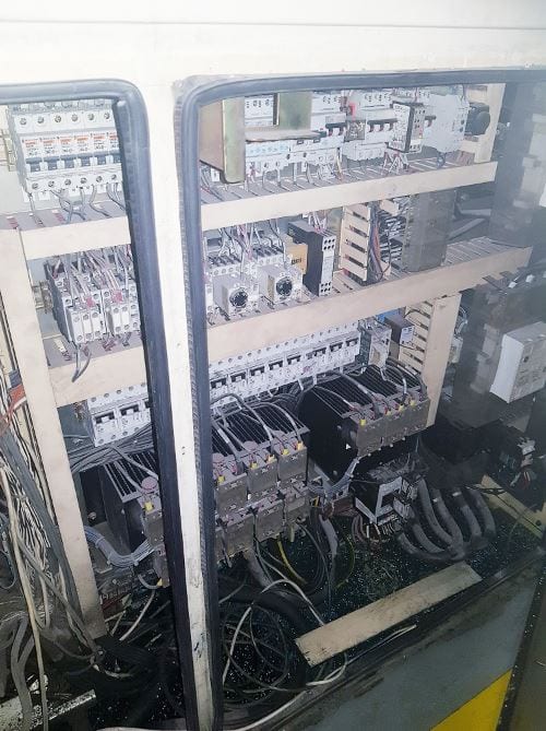 Husky GL 300 Injection Molding Machine