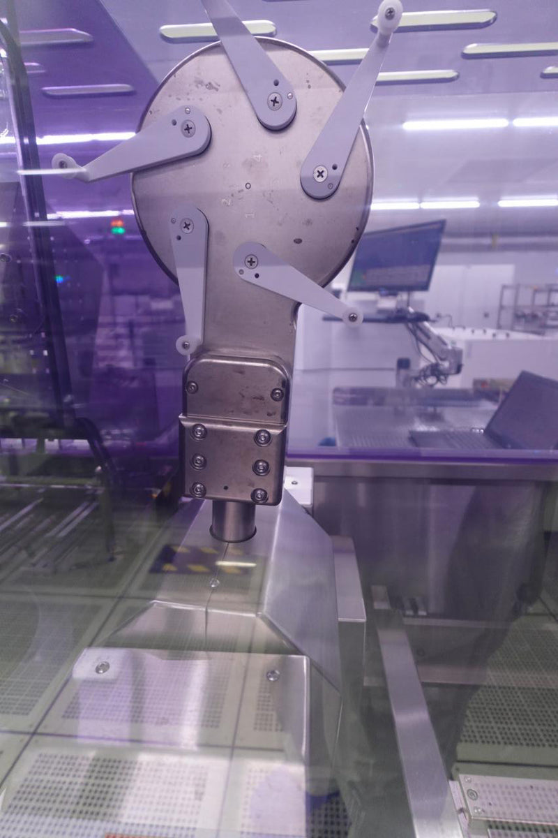 Ontrak DSS 200 Series II Post CMP Scrubber (Chemical Mechanical Polisher)