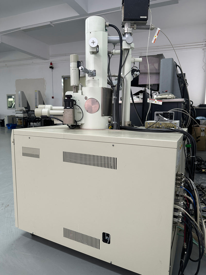 Jeol JSM 6390 LA Analytical SEM (Scanning Electron Microscope)