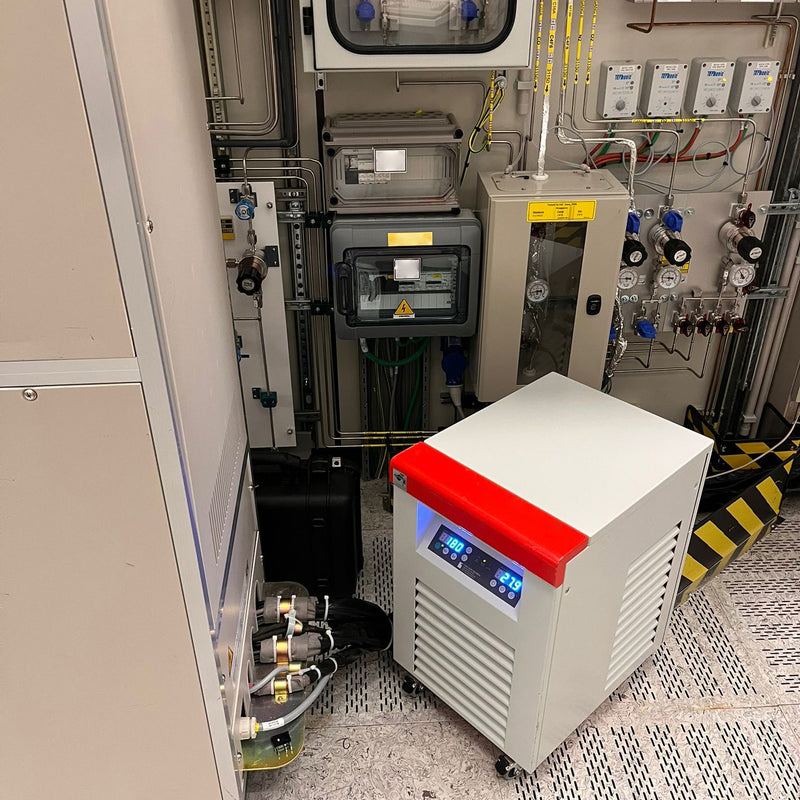 Hitachi S 9200 SEM (Scanning Electron Microscope)