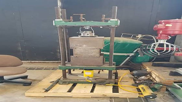 Carver 2702 Press