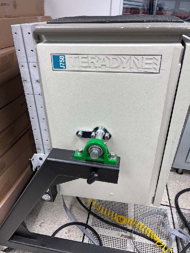 Teradyne J 750 Tester