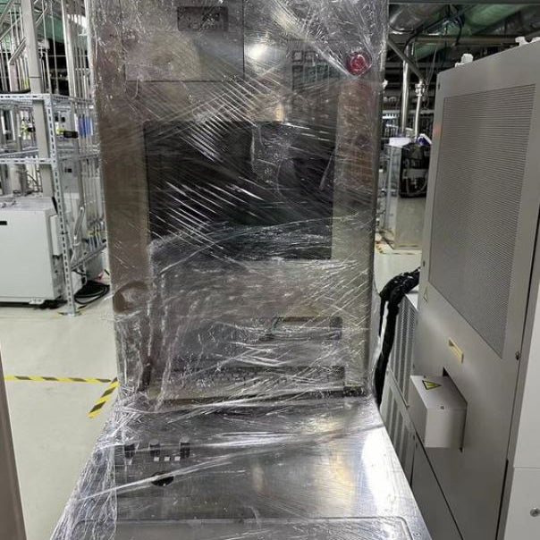 Hitachi S 8820 CD-SEM (Critical Dimension Scanning Electron Microscope)