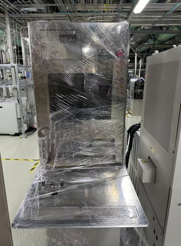 Hitachi S 8820 CD-SEM (Critical Dimension Scanning Electron Microscope)