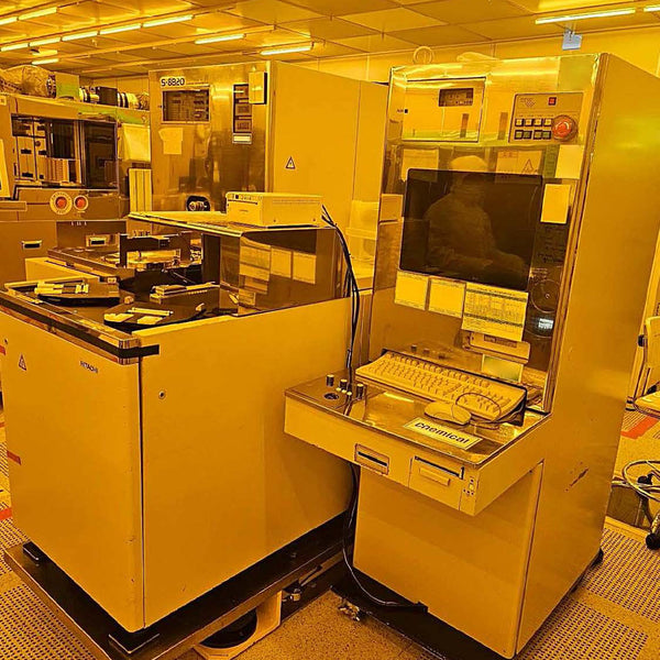 Hitachi S 8820 CD-SEM (Critical Dimension Scanning Electron Microscope)