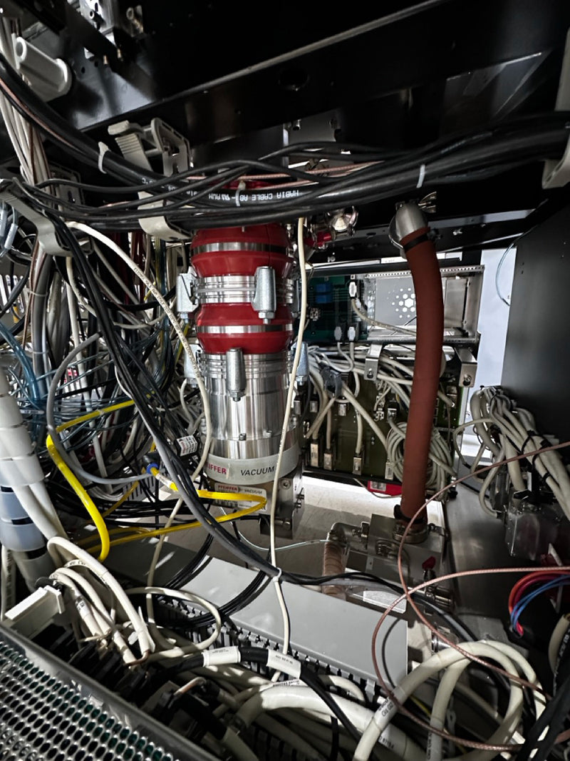 Thermo Fisher Scientific / FEI Helios NanoLab 400 S FIB-SEM (Focused Ion Beam - Scanning Electron Microscope)