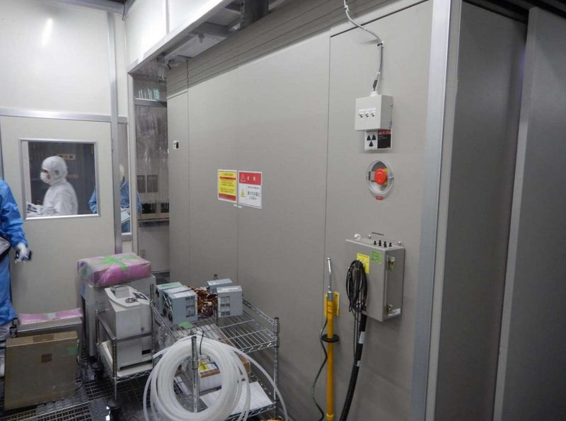 Varian E 220 HP Ion Implanter