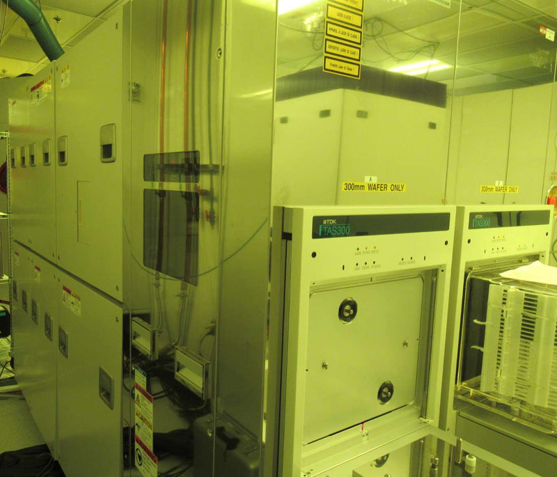 Hitachi RS 5500 SEM (Scanning Electron Microscope)