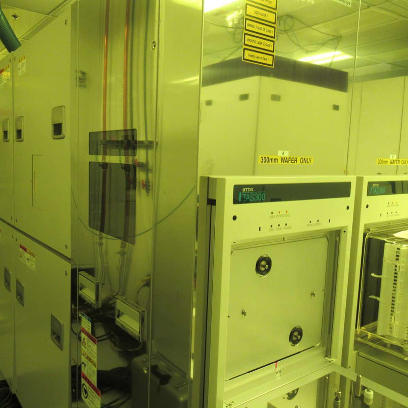 Hitachi RS 5500 SEM (Scanning Electron Microscope)