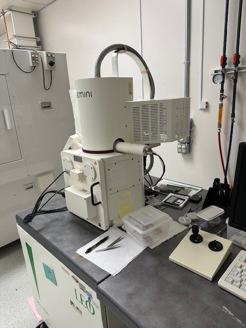 Zeiss Leo 1525 SEM (Scanning Electron Microscope)
