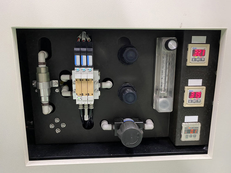 Lintec RAD 2000 Semi-Automatic UV Irradiation