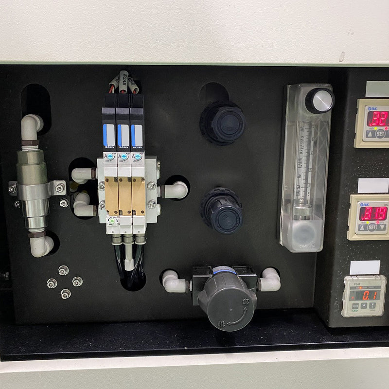 Lintec RAD 2000 Semi-Automatic UV Irradiation