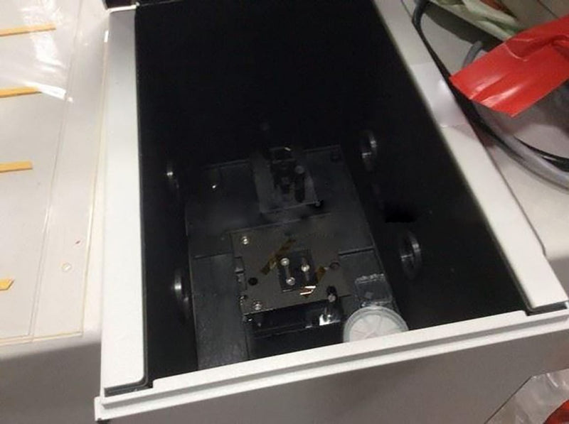 Perkin Elmer Lambda 900 UV-VIS-NIR Spectrometer (Ultraviolet-Visible-Near-Infrared)