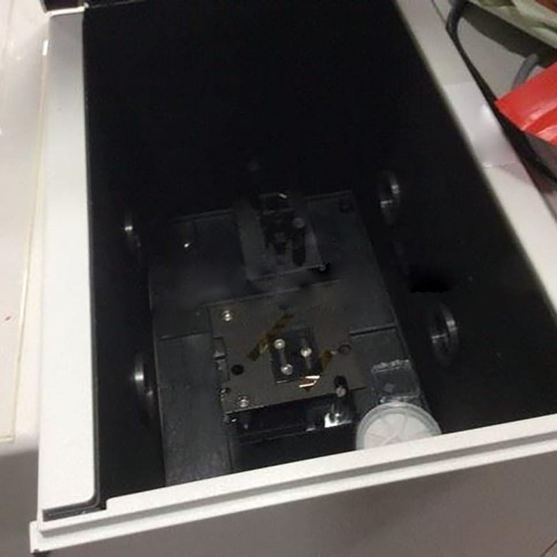 Perkin Elmer Lambda 900 UV-VIS-NIR Spectrometer (Ultraviolet-Visible-Near-Infrared)