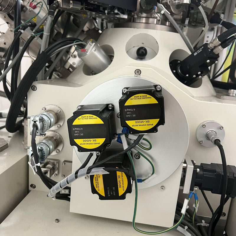 SII Nanotechnology SMI 3050 SE FIB-SEM (Focused Ion Beam - Scanning Electron Microscope)