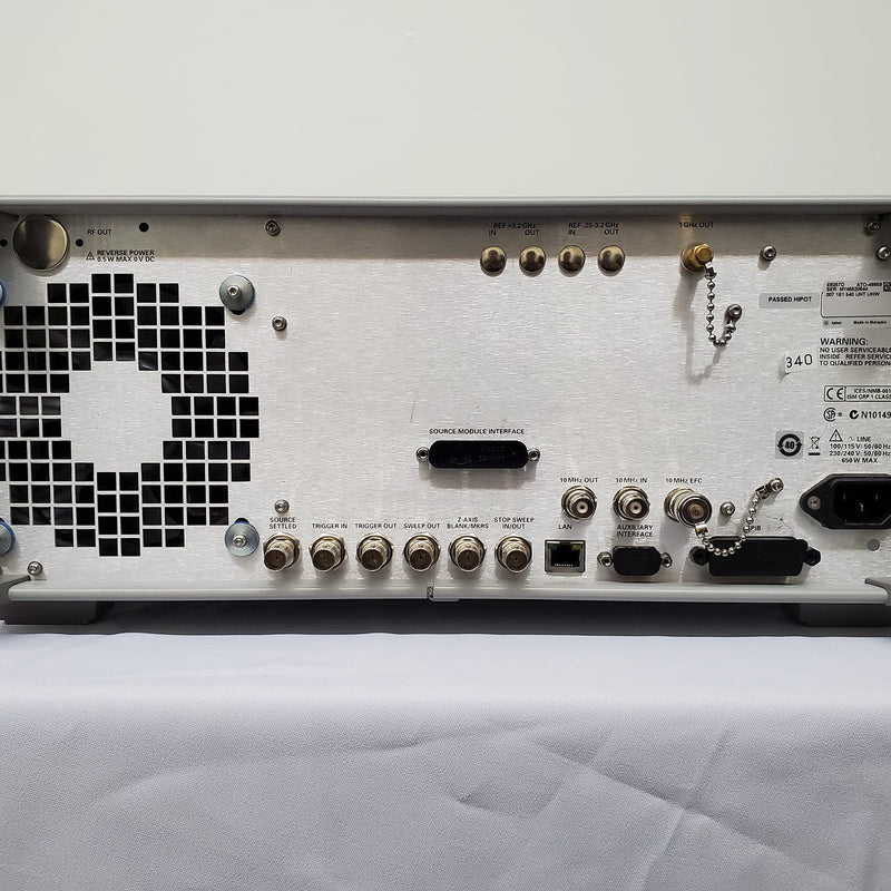 Keysight / Agilent E 8257 N PSG Analog Sweep Signal Generator