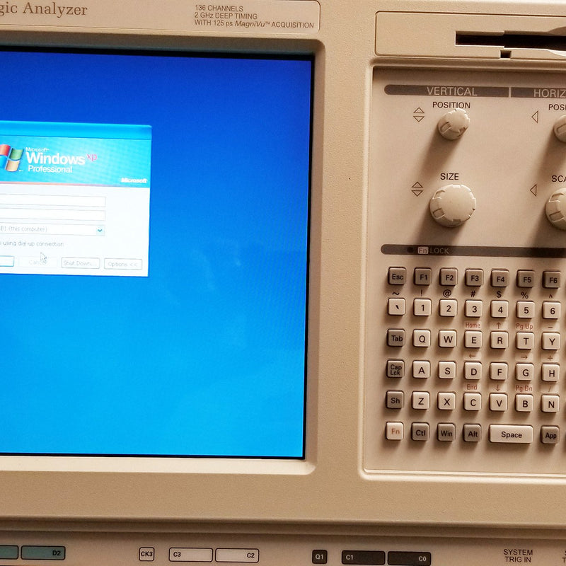 Tektronix TLA 5204 B Logic Analyzer