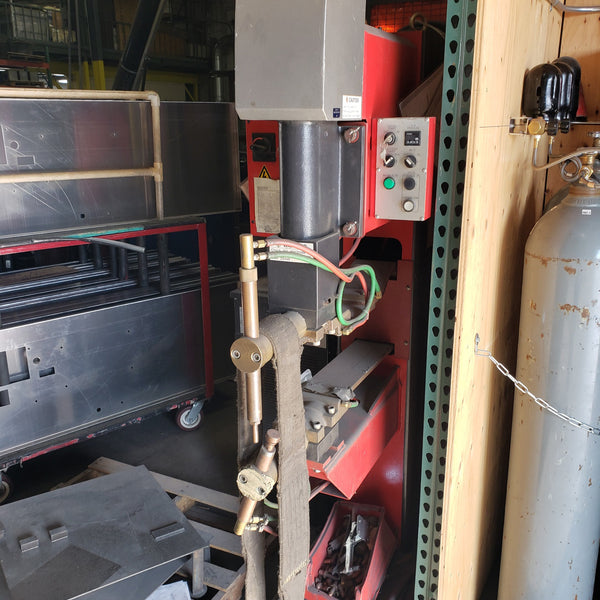Amada ID 40 IVST Spot Welder
