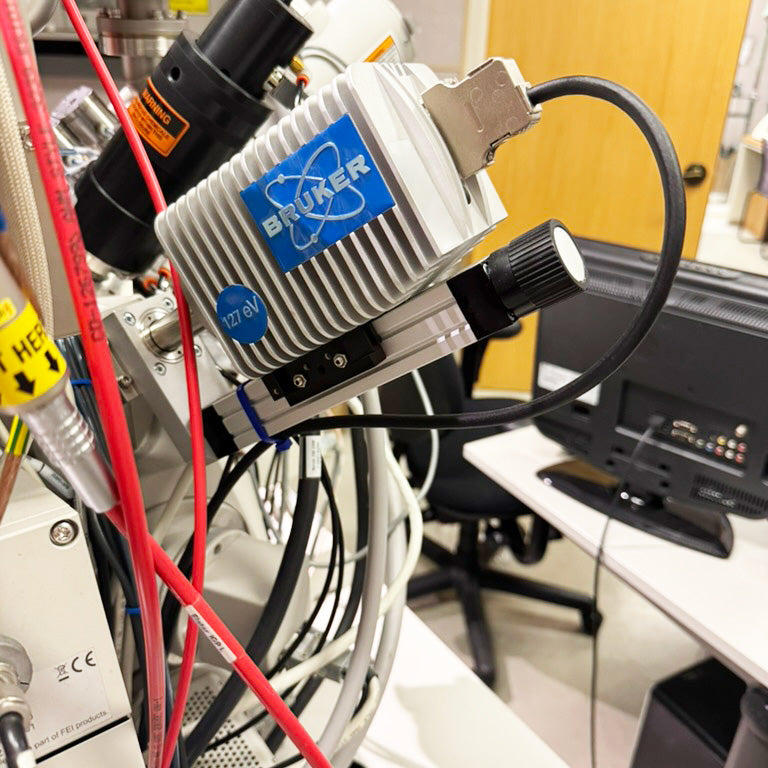 Thermo Fisher Scientific / FEI Helios 400 G 4 FIB (Focused Ion Beam)
