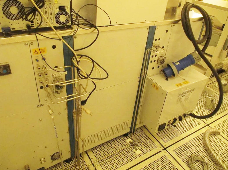Oxford Plasmalab 100 RIE (Reactive Ion Etcher)
