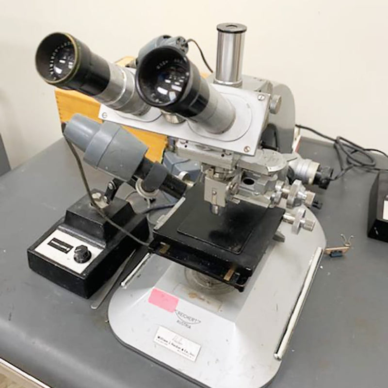 Microscope