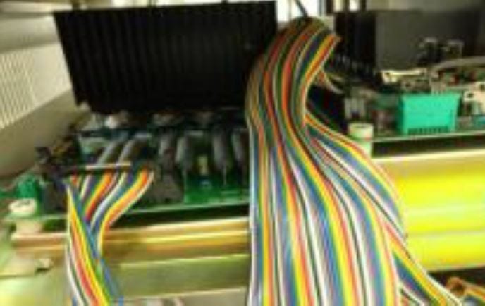 Hitachi S 8820 CD-SEM (Critical Dimension Scanning Electron Microscope)