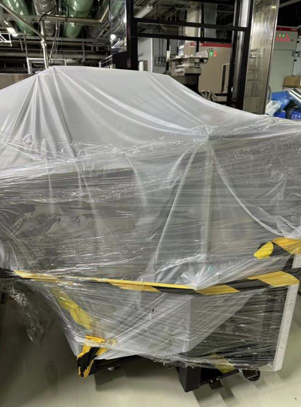 Hitachi S 8820 CD-SEM (Critical Dimension Scanning Electron Microscope)