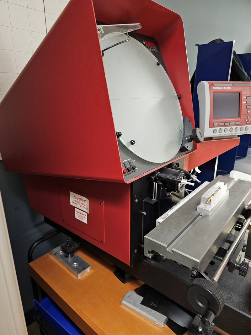Starrett HE 350 Optical Comparator