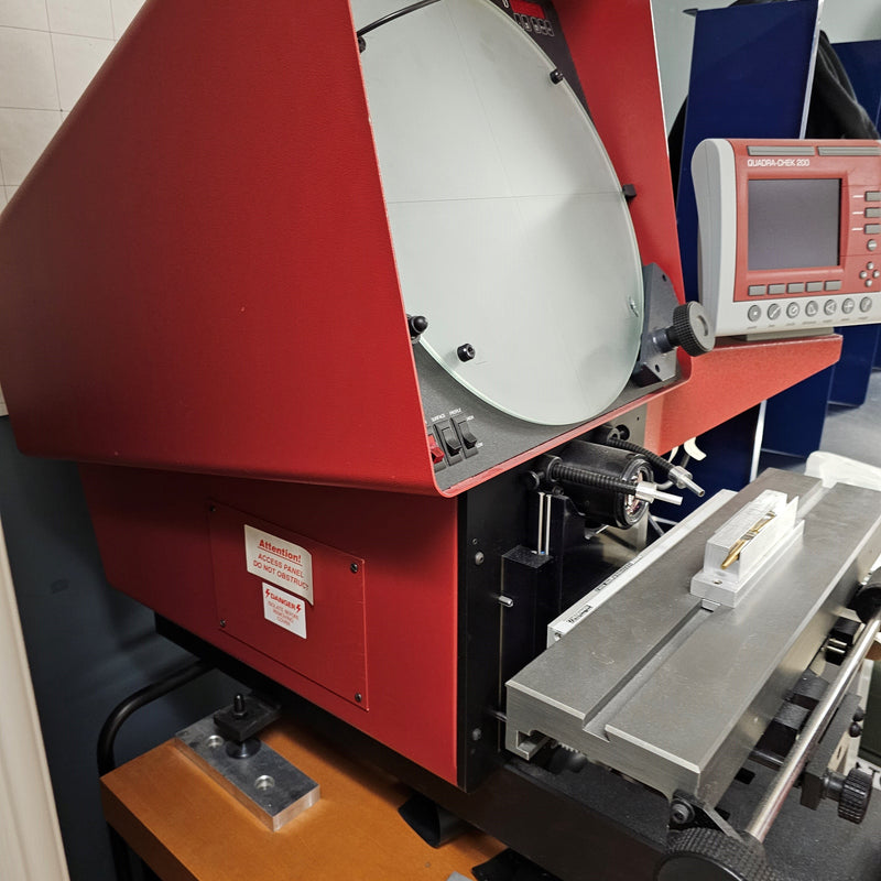 Starrett HE 350 Optical Comparator