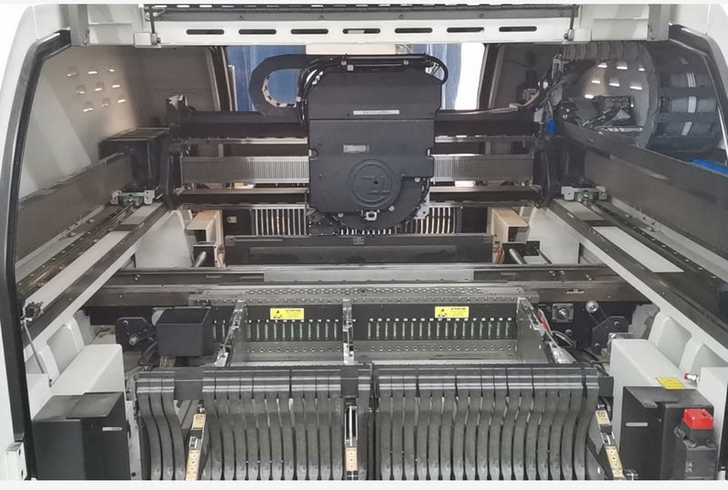Universal Advantisx Pick and Place