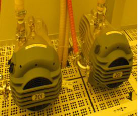 Hitachi S 8820 CD-SEM (Critical Dimension Scanning Electron Microscope)