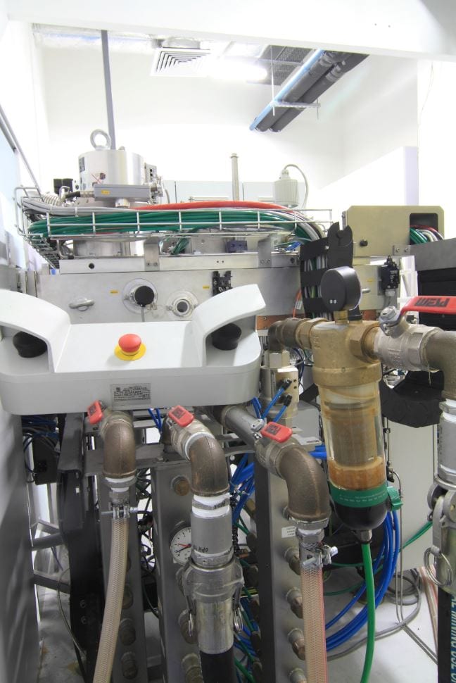 Leybold Helios Coater