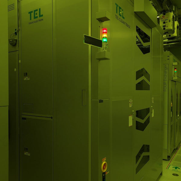 Tel Clean Track Lithius Pro Z i Resist Coater / Developer