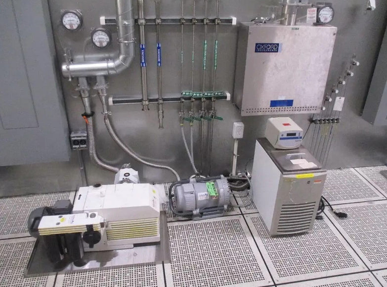 Oxford Plasmalab 100 RIE (Reactive Ion Etcher)