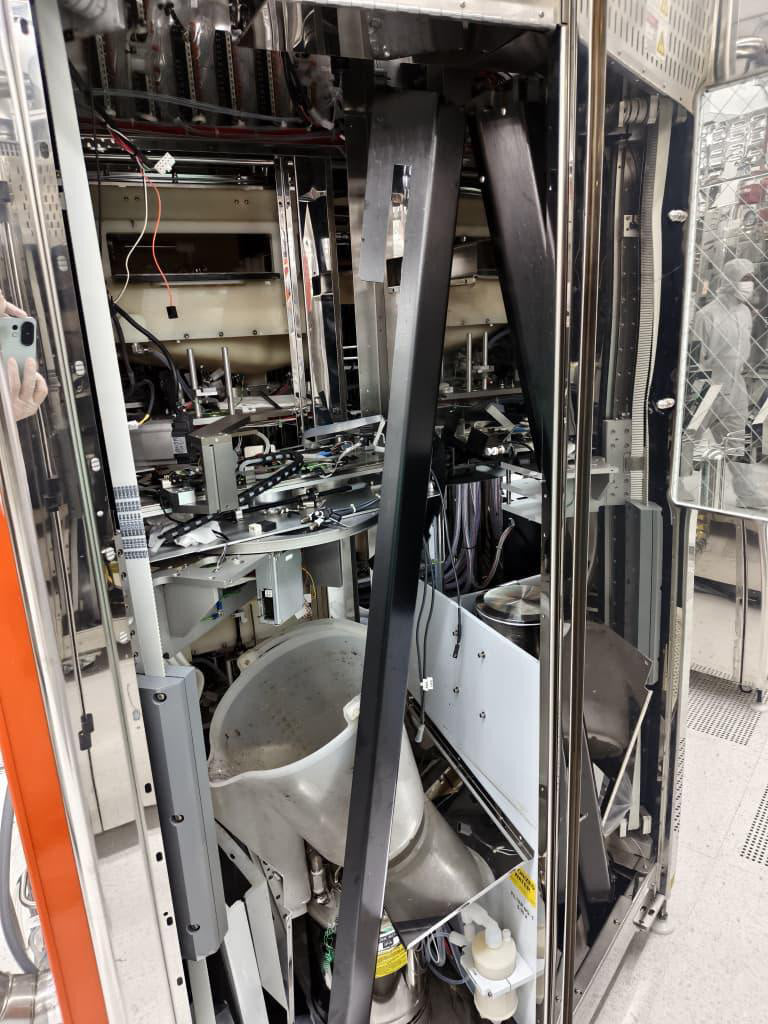 Veeco / SSEC Waferstorm M 3305 Lift Off Machine