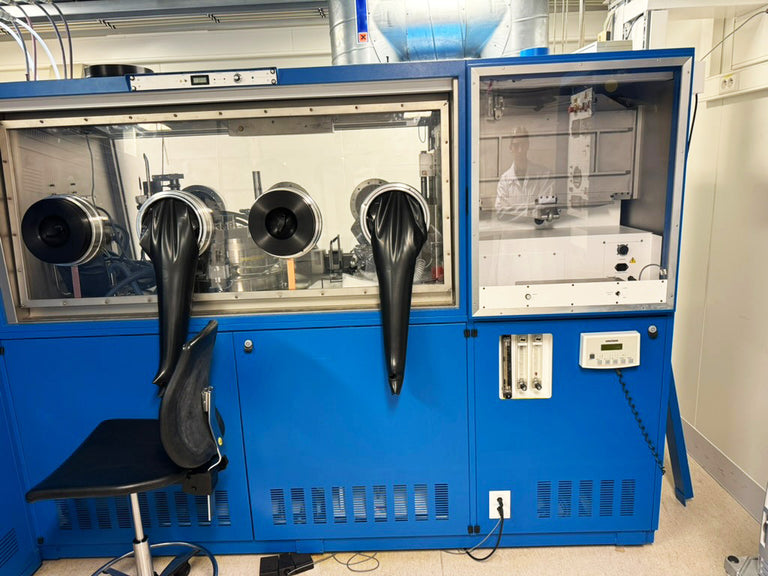 Aixtron MOCVD (Metal Organic Chemical Vapor Deposition)